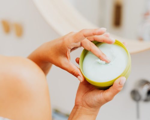 Os novos cosméticos perfumados. pexels-karolina-grabowska-5240673